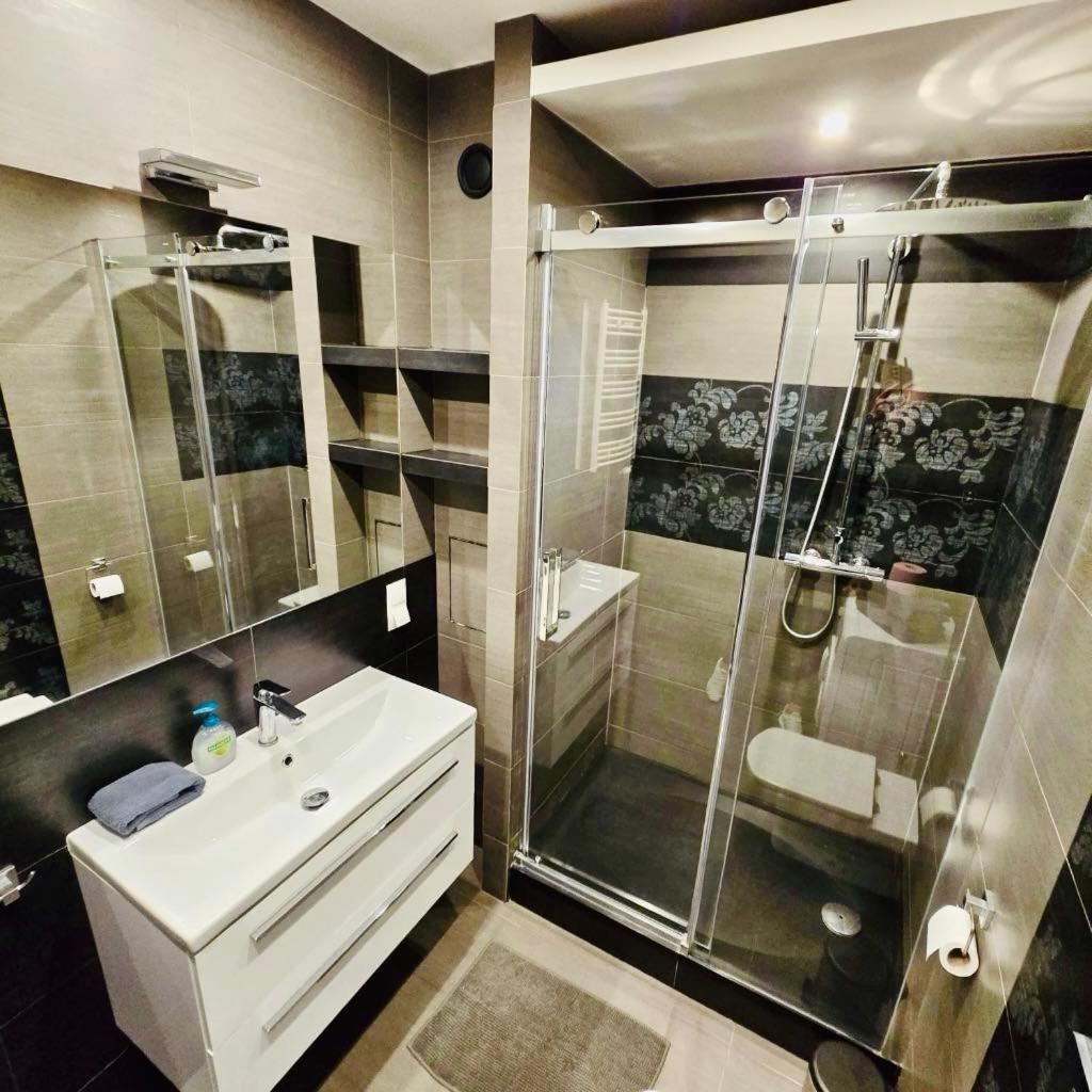 Apartament Z Widokiem Na Wawel W Centrum Miasta كراكوفيا المظهر الخارجي الصورة